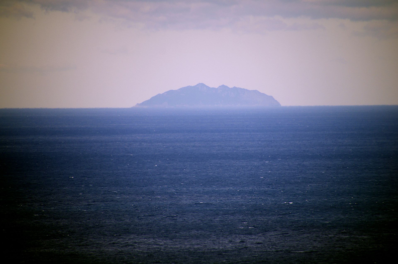 La isla desde Ōshima, Fukuoka. Wikimedia Commons